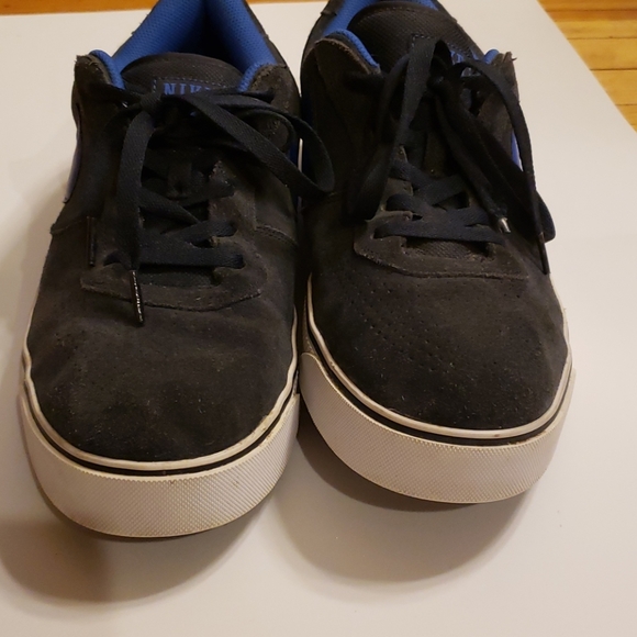 Nike Men's Mvrk Low 2 Size 13 - Picture 3 of 11